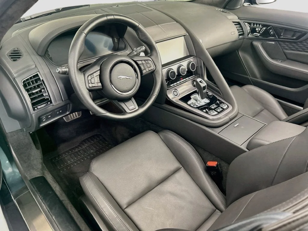 2024 Jaguar F-Type R75 - Photo 17