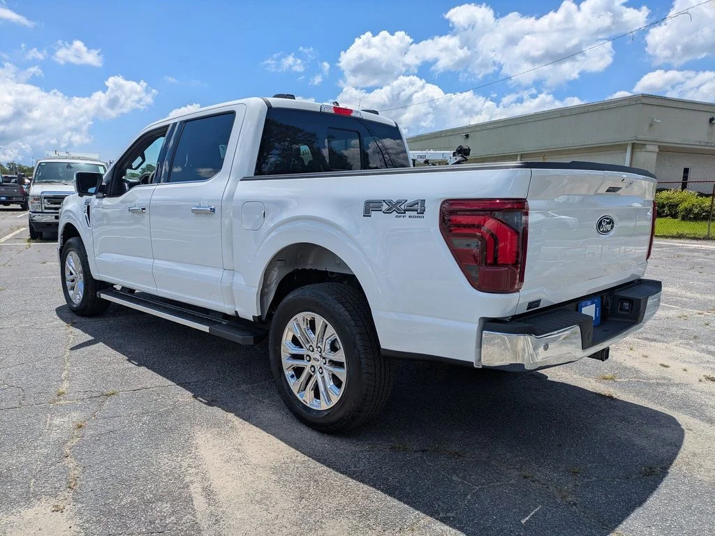 New 2026 Oxford White Ford Lariat image 6