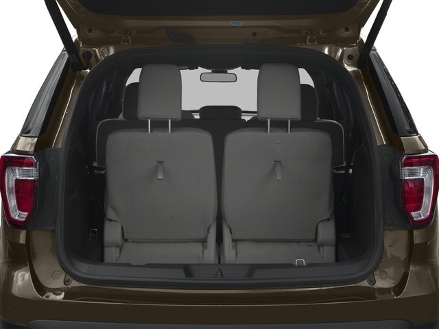 Used 2016  Ford Limited image 11