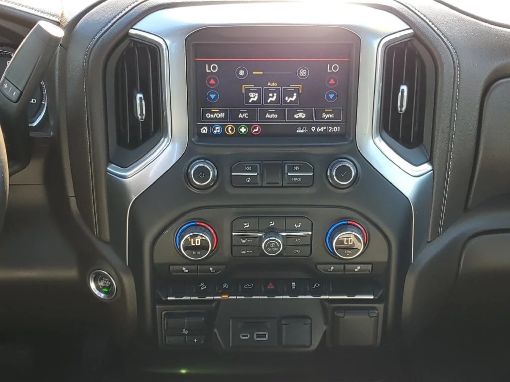 Used 2020 NORTHSKY BLUE METALLIC Chevrolet LTZ image 28