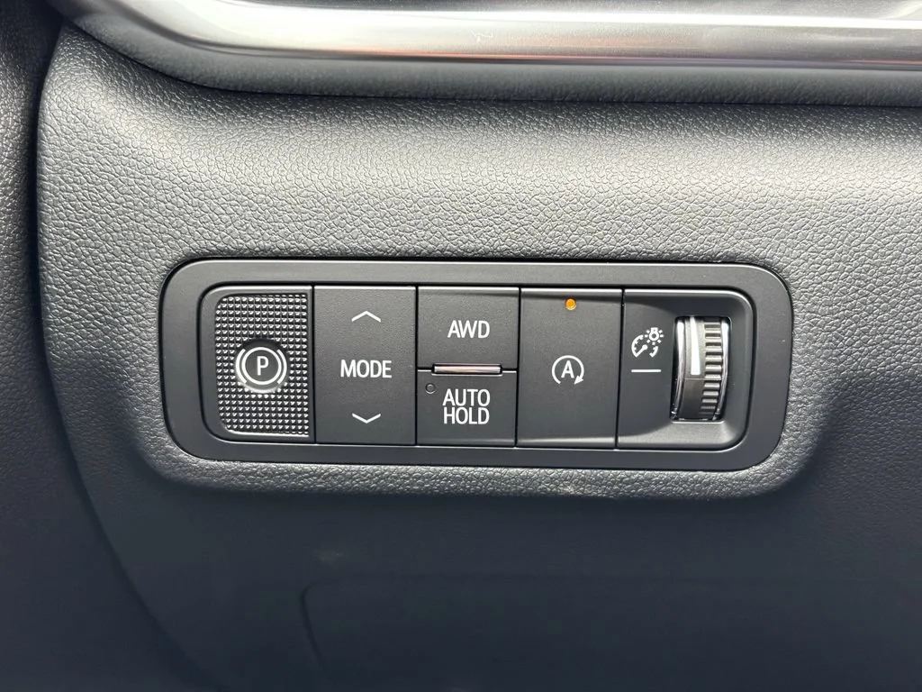 New 2027 Sterling Metallic GMC Denali image 24