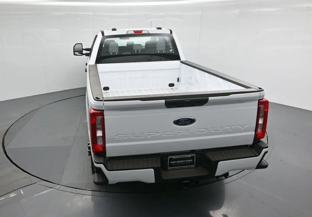 New 2026 Oxford White Ford XL image 35