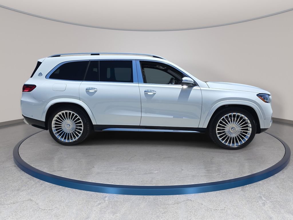 Used 2026  Mercedes-Benz Maybach GLS 600 image 5