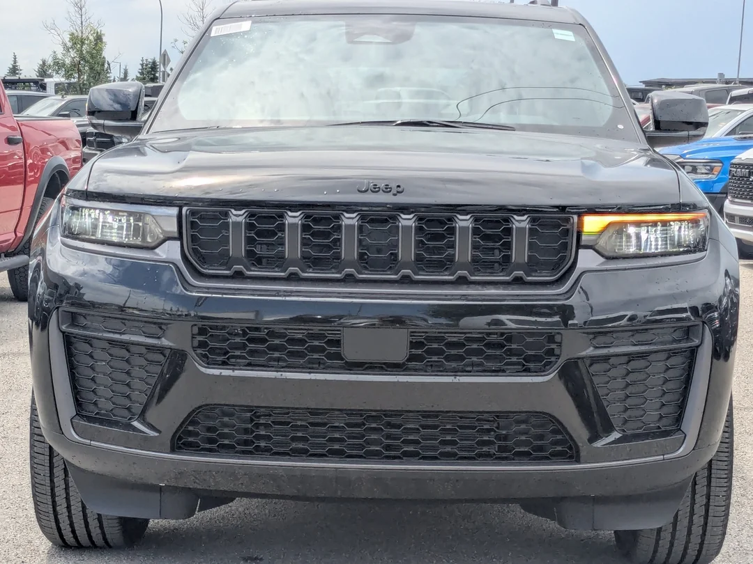 New 2026 Black Jeep Altitude - - 4x4 - 20 Gloss Black Wheels - Remote Start - Capri Leatherette & More! image 3