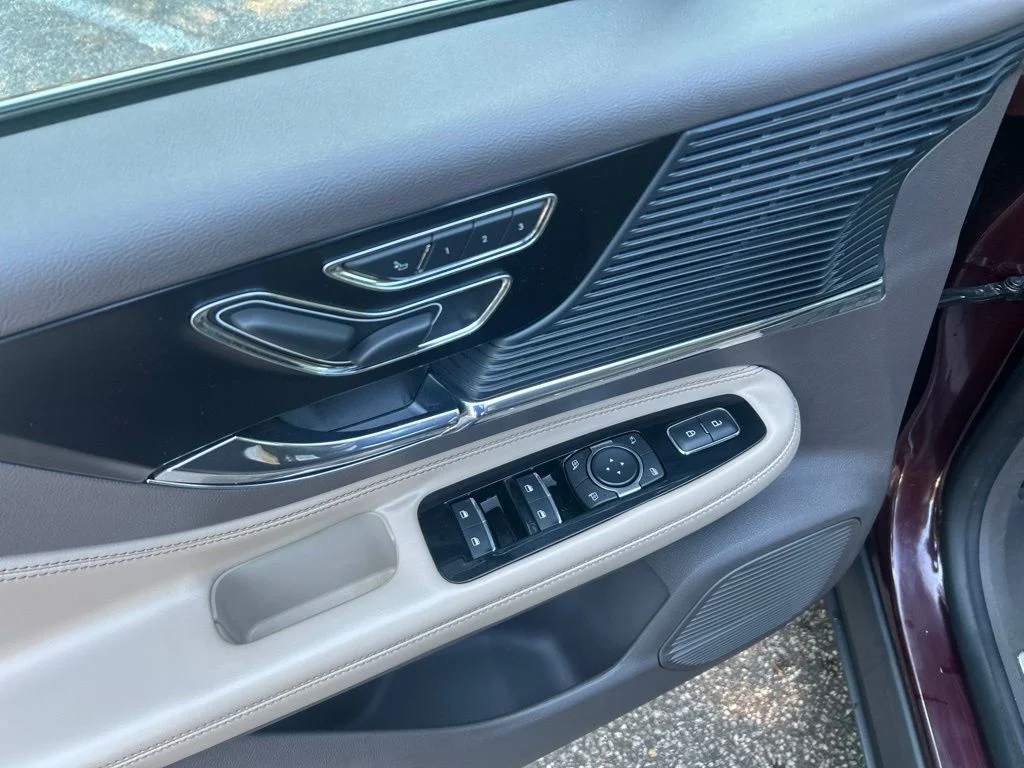 Used 2020 Red Lincoln Standard image 15