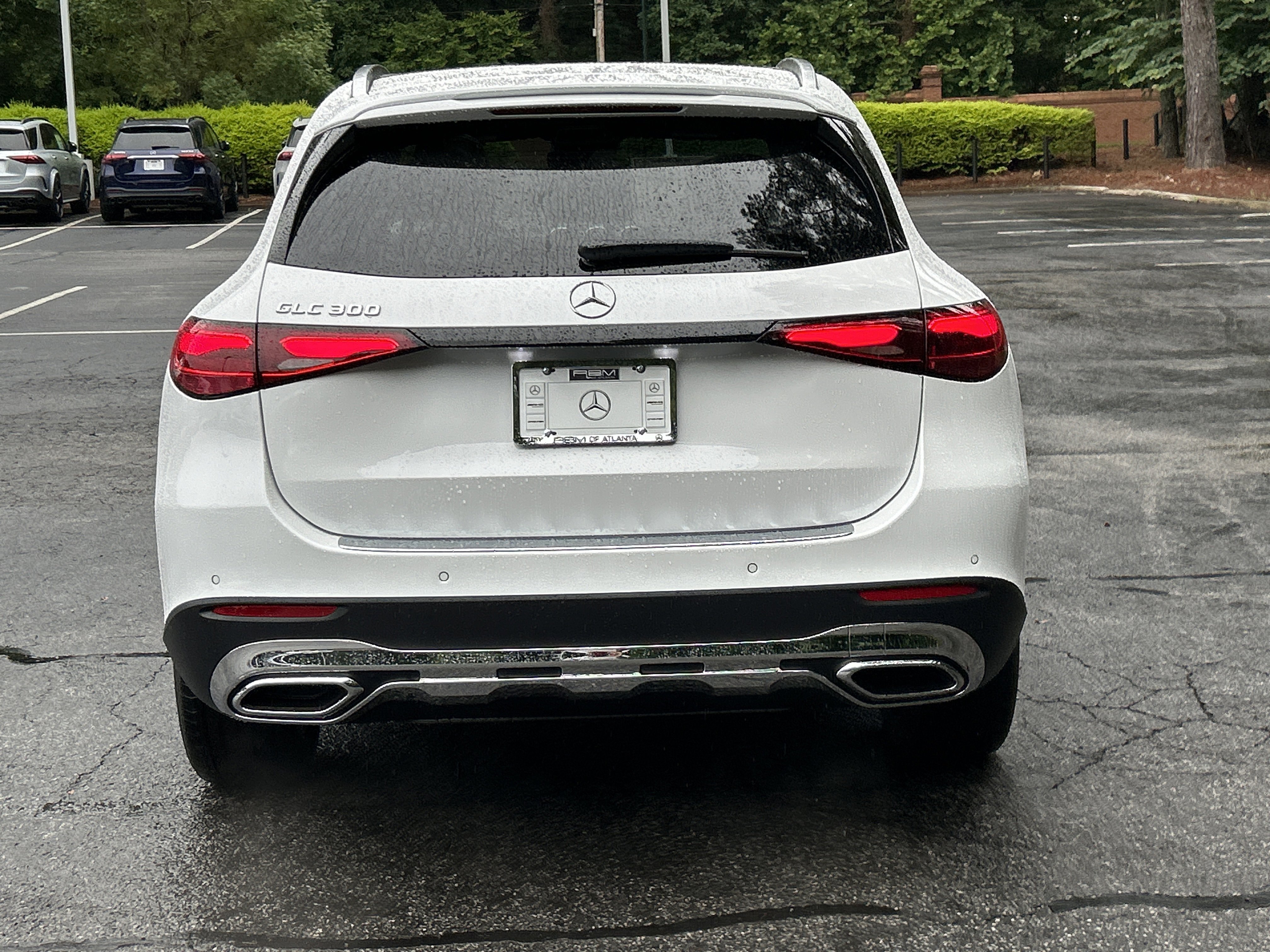 New 2026 MANUFAKTUR Moonlight White Metallic Mercedes-Benz GLC 300 SUV image 7