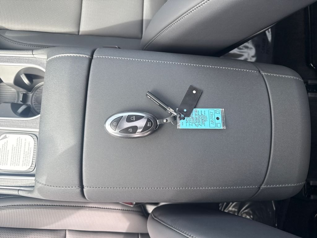 New 2026 White Hyundai SEL Premium image 29
