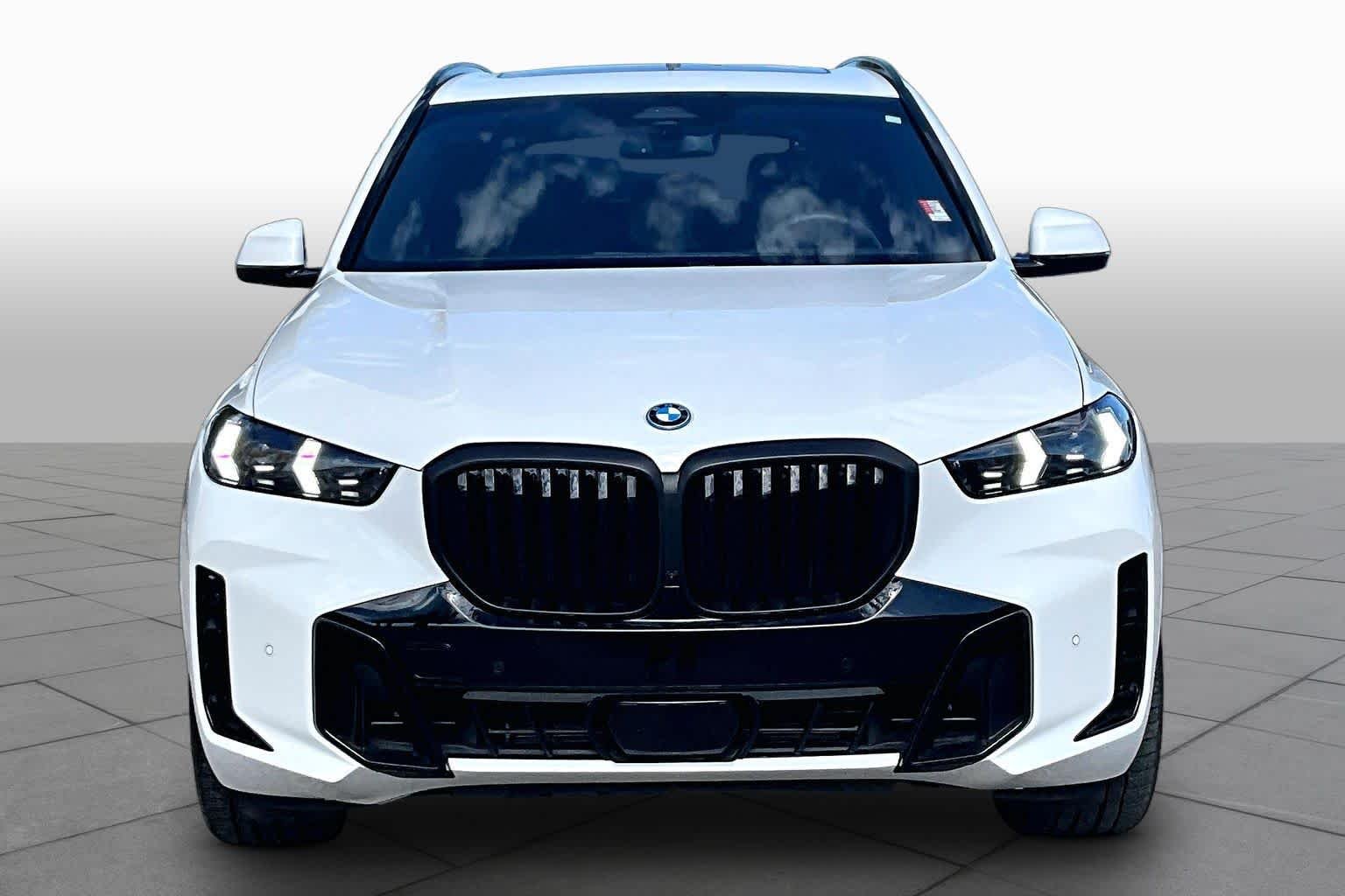 Used 2026 Alpine White BMW xDrive50e image 3