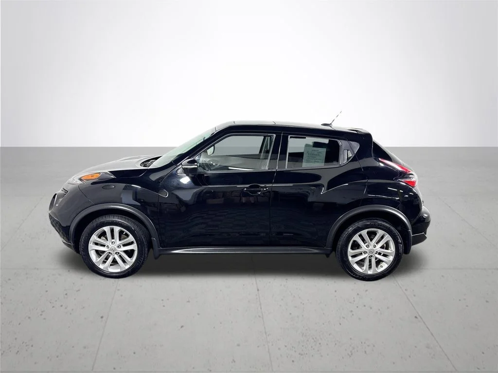 Used 2015 Black Nissan SL image 9