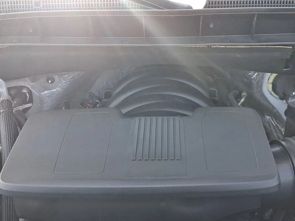Used 2021 Summit White GMC AT4 image 9
