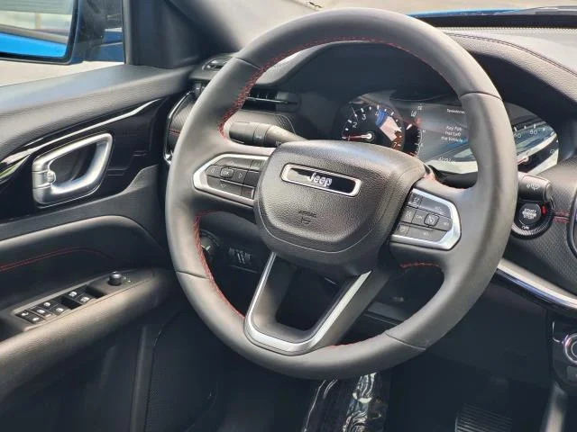 Used 2024 Red Hot Pearlcoat Jeep Trailhawk image 25