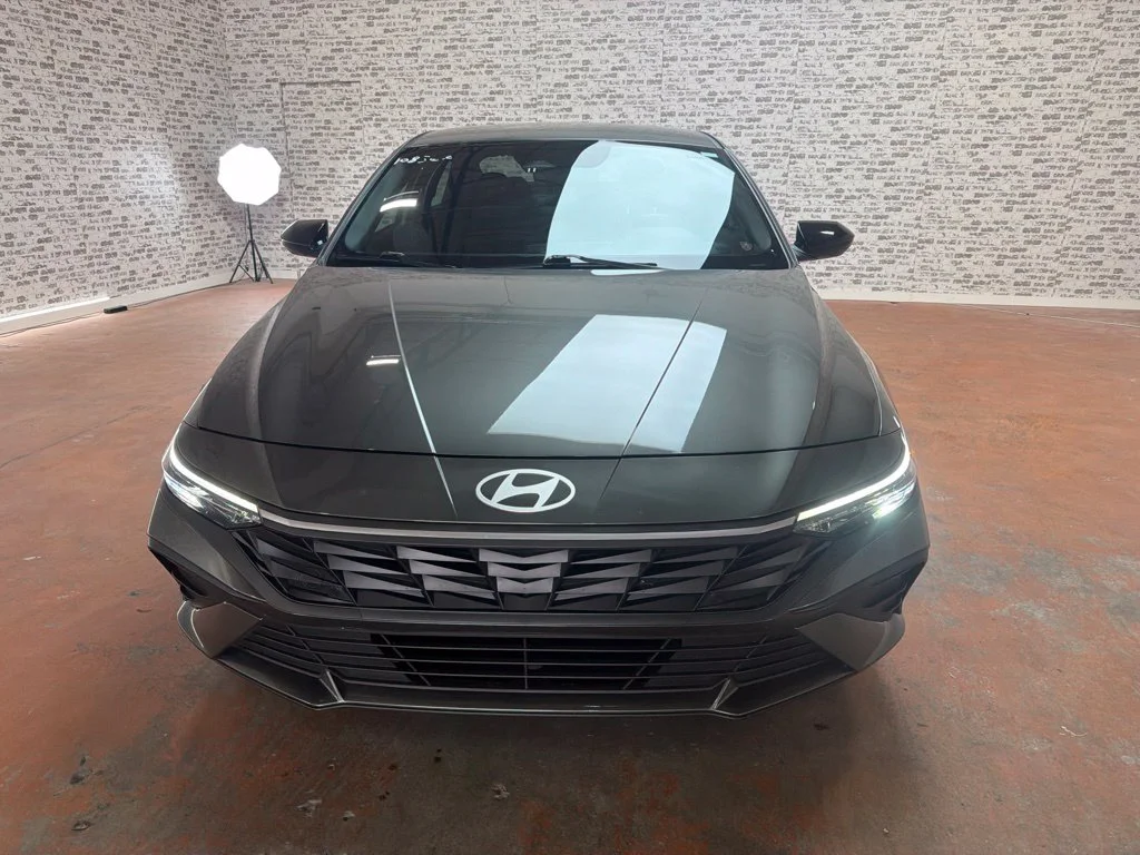 Used 2025 Amazon Gray Hyundai SEL Sport image 2