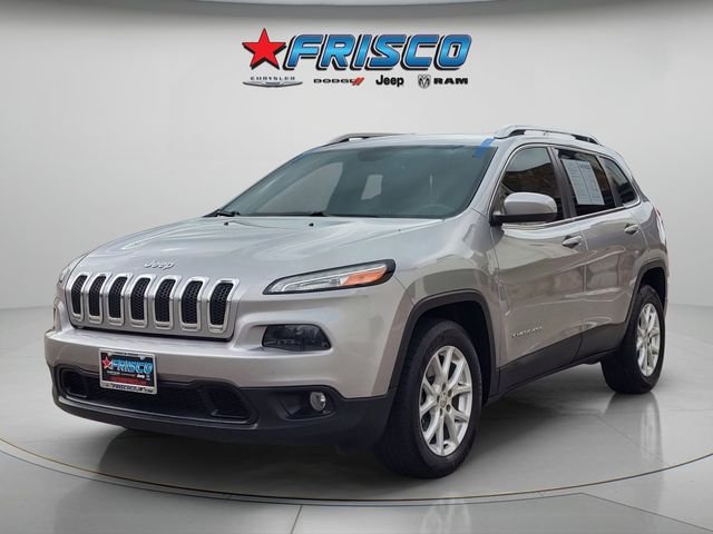 Used 2016 Silver Jeep Latitude image 3
