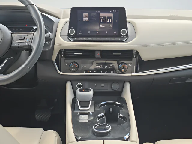 Used 2023 Red Nissan SL image 18