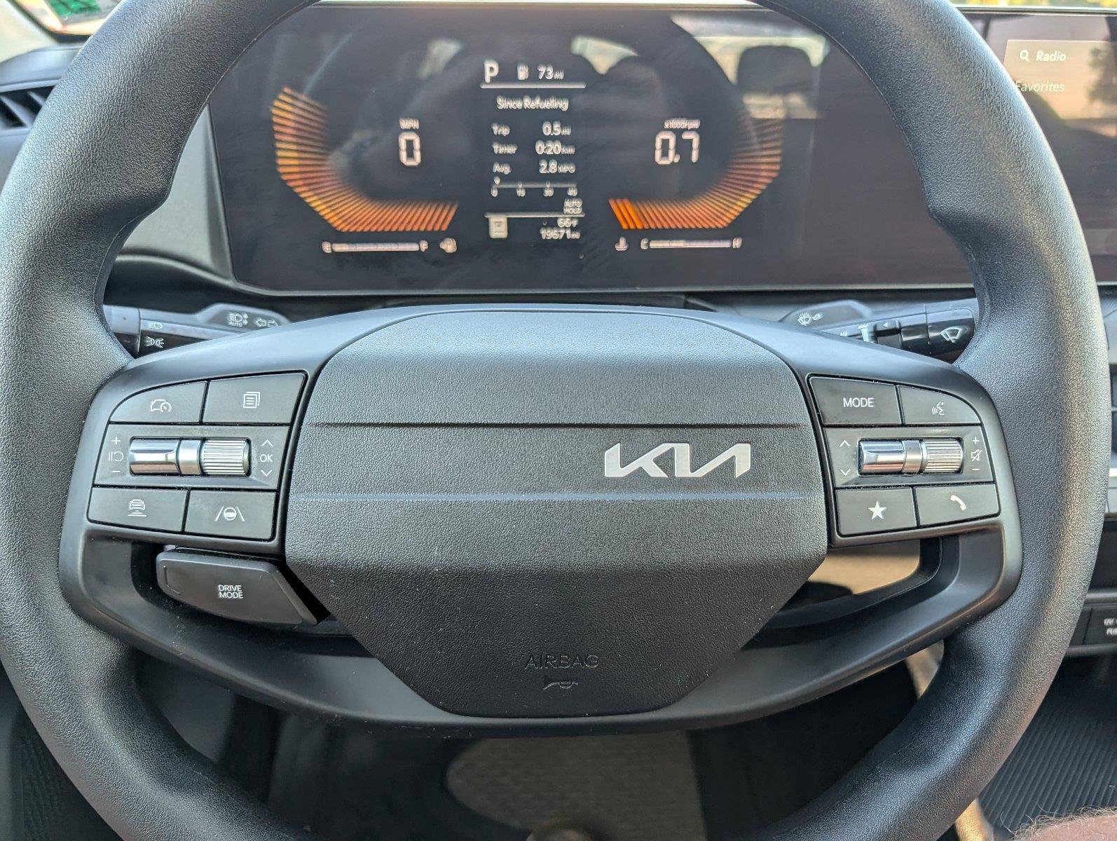 Used 2025 Morning Haze Kia LXS image 23