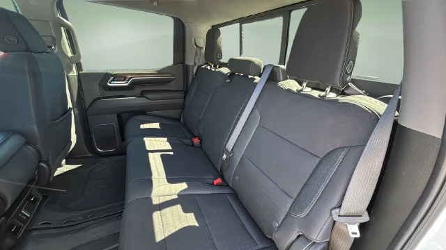 Used 2024 Summit White Chevrolet LT image 24