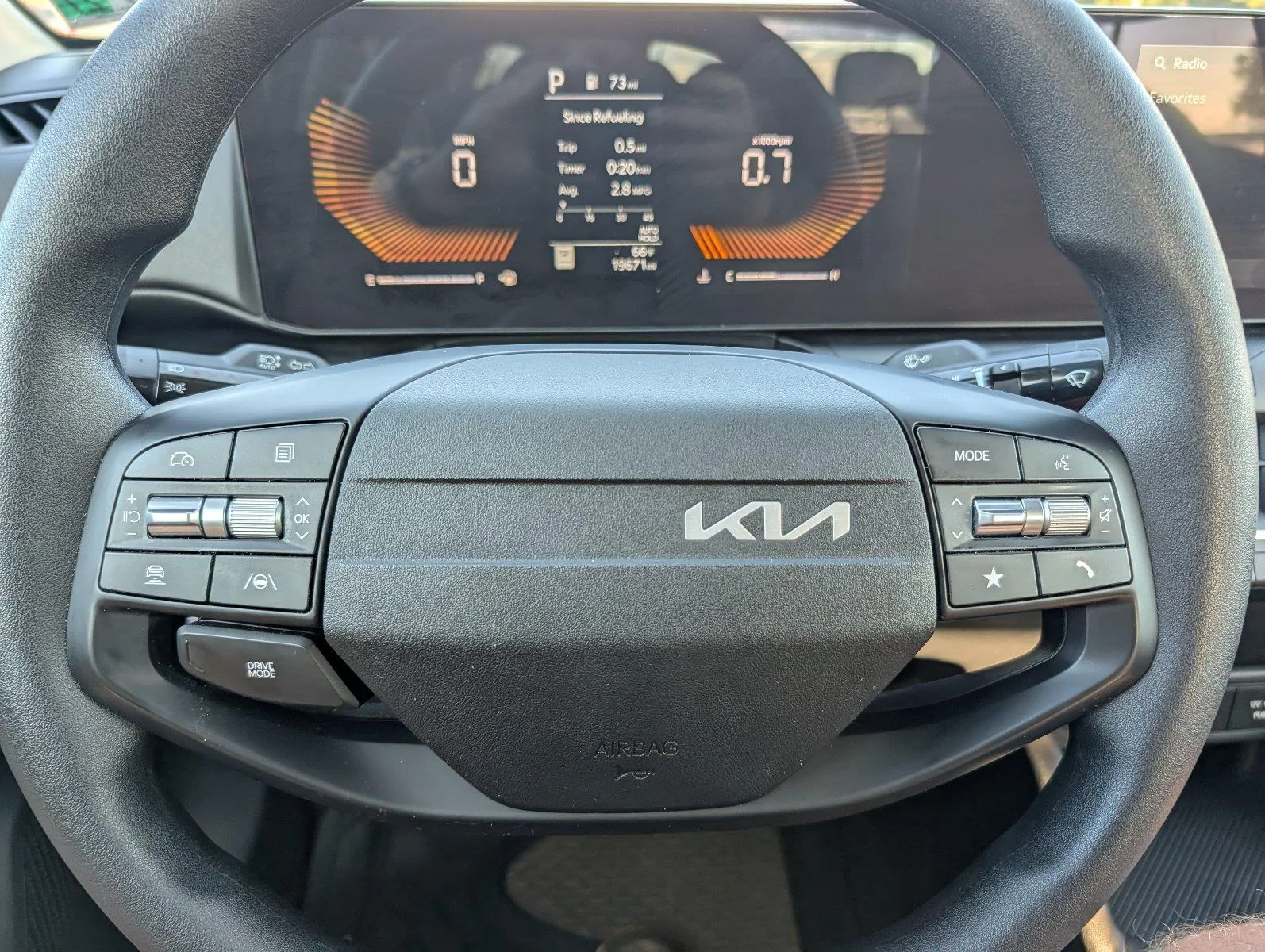 Used 2025 Morning Haze Kia LXS image 23