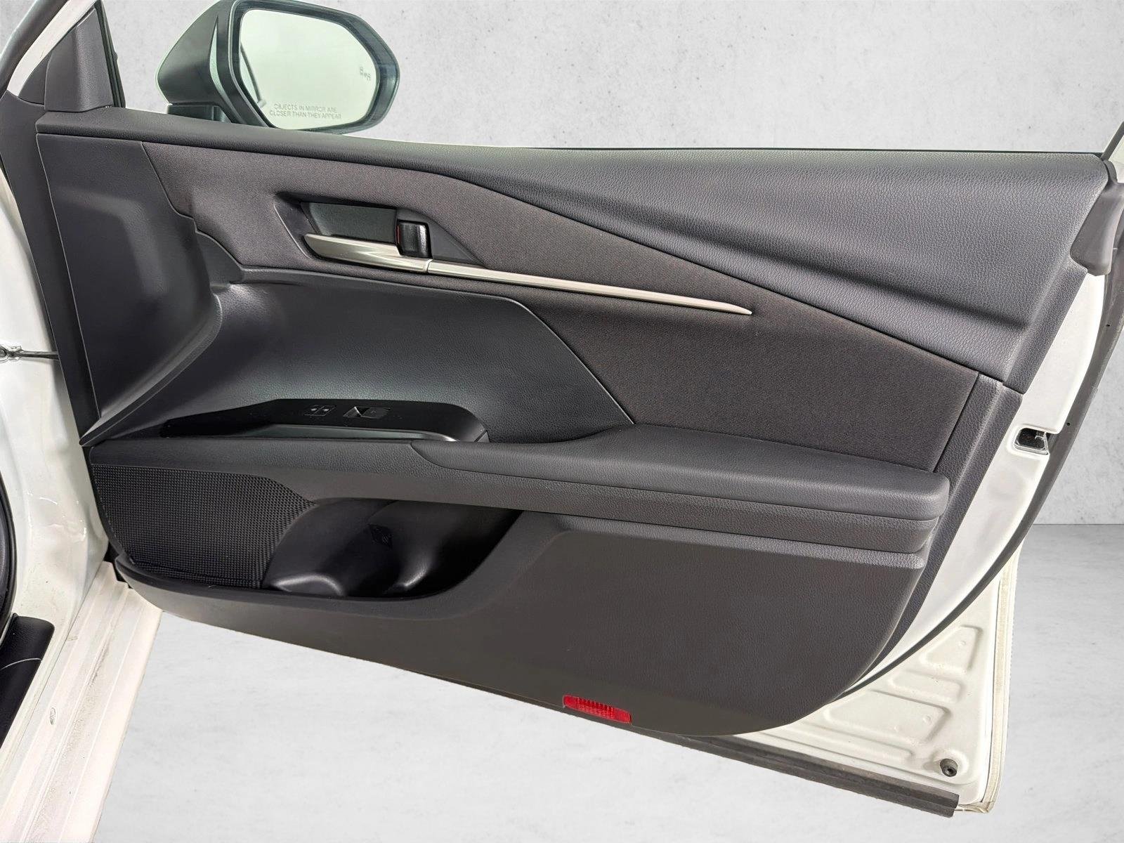 Used 2025 Ice Cap Toyota LE image 14