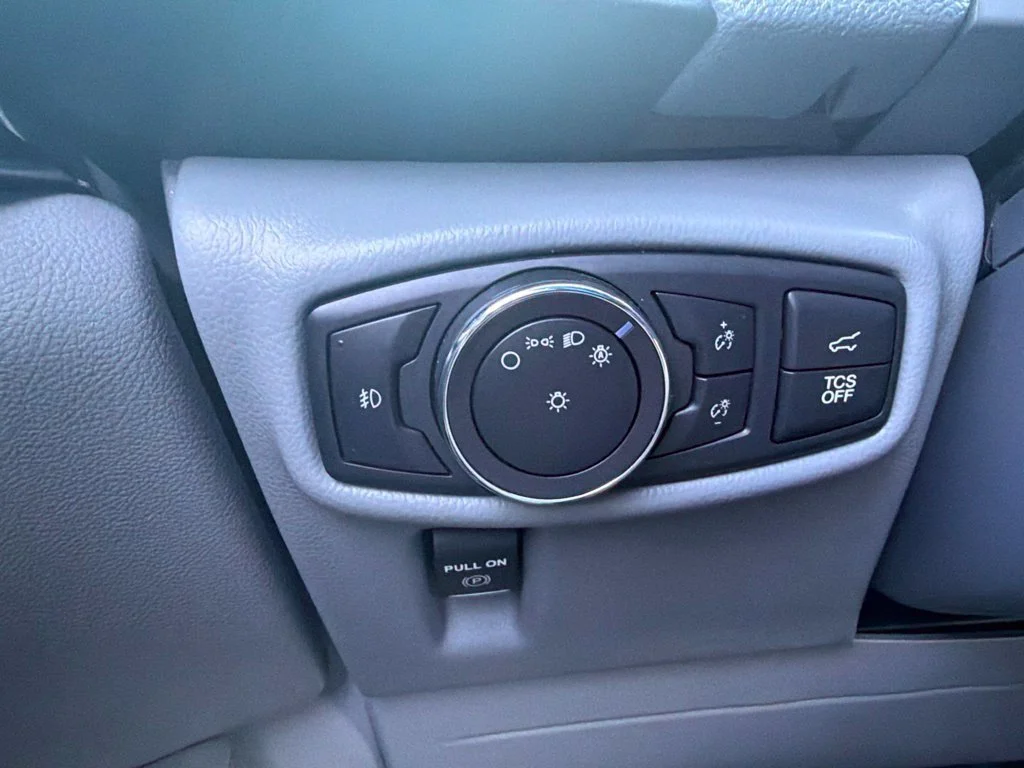 Used 2020 Wh Lincoln Reserve image 13