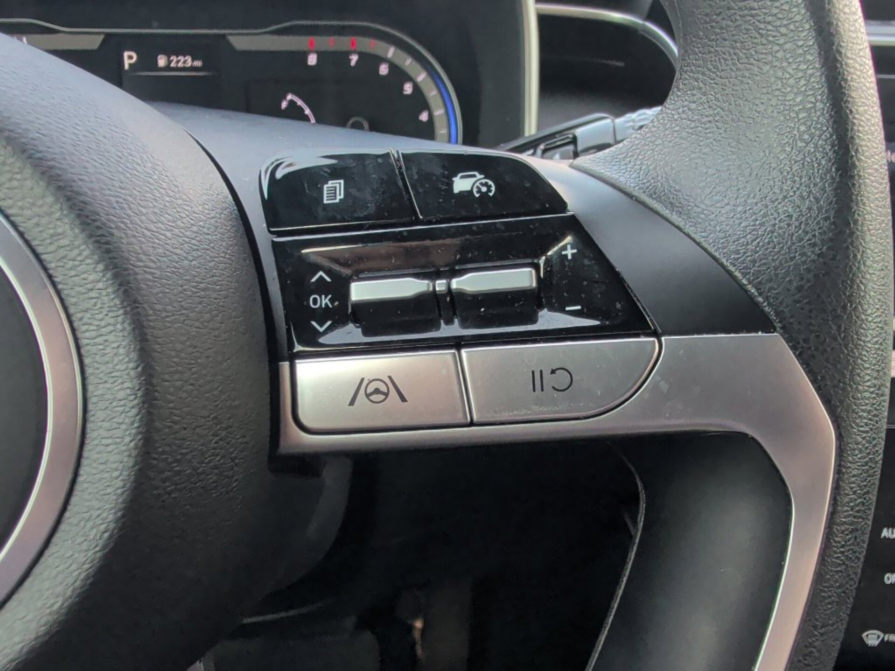 Used 2024 Phantom Black Hyundai SEL image 19