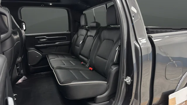 New 2026 Granite Crystal Metallic Clear-Coat Exterior Paint RAM Laramie image 23