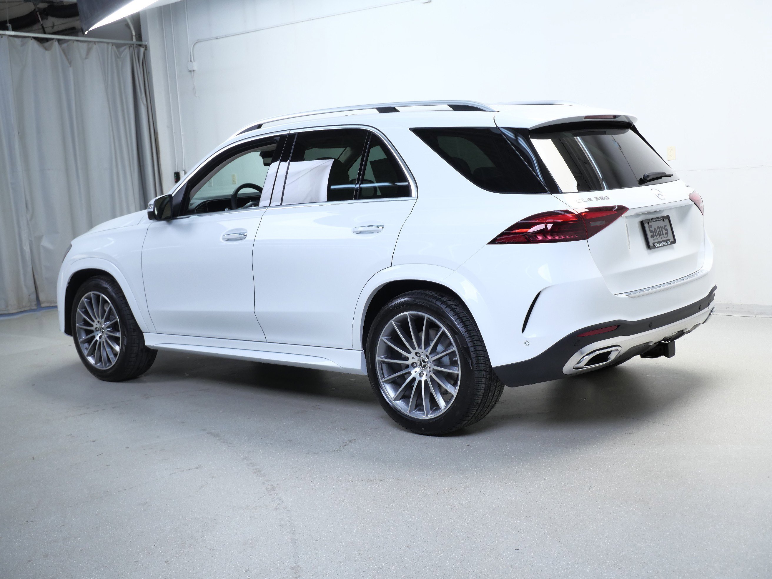 New 2026 MANUFAKTUR Moonlight White Metallic Mercedes-Benz GLE 350 image 6