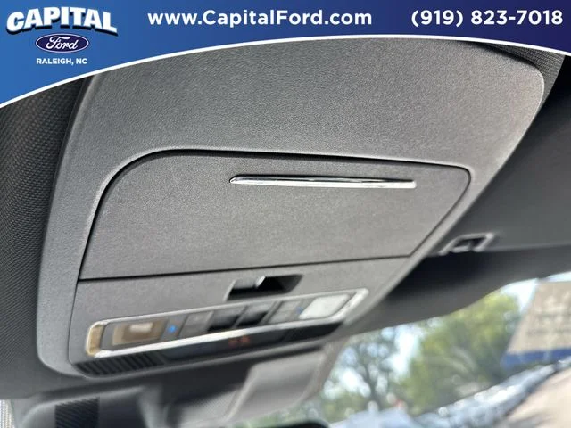 Used 2024 White Ford Lariat image 33