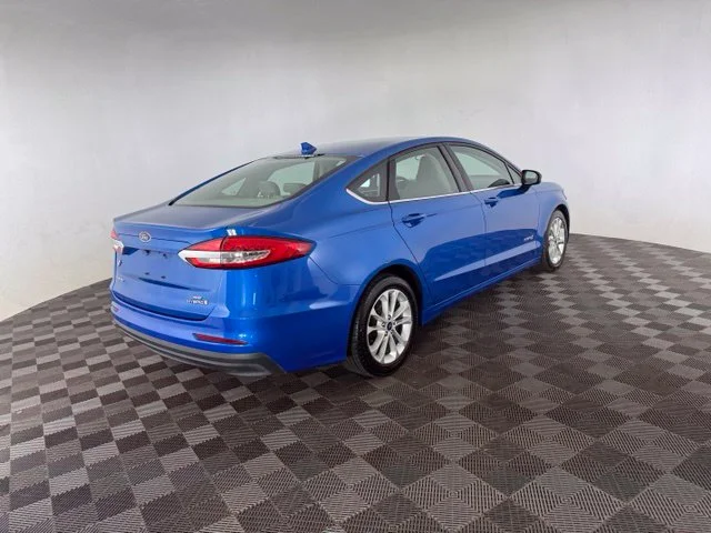 Used 2019 Blue Ford SE image 5
