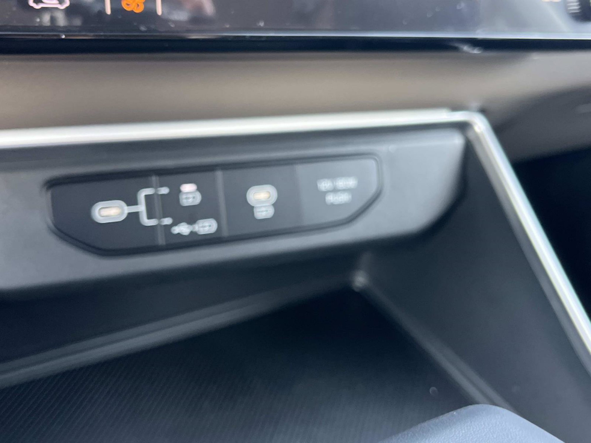 New 2027 Ceramic Silver Kia LXS image 28