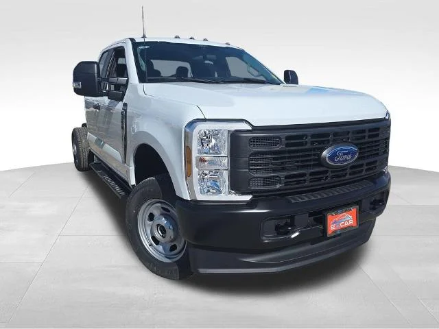 New 2026 Oxford White Ford F-350® XL image 39