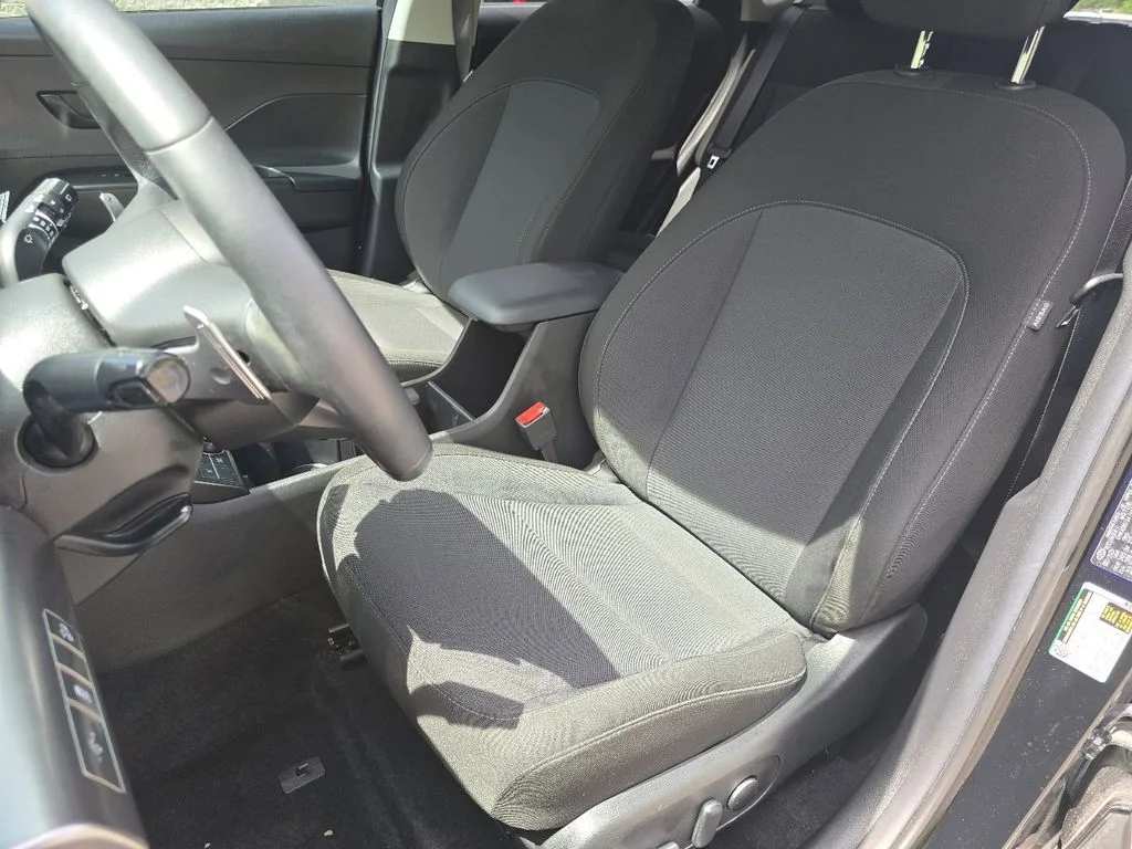 Used 2024 Black Hyundai SEL image 23