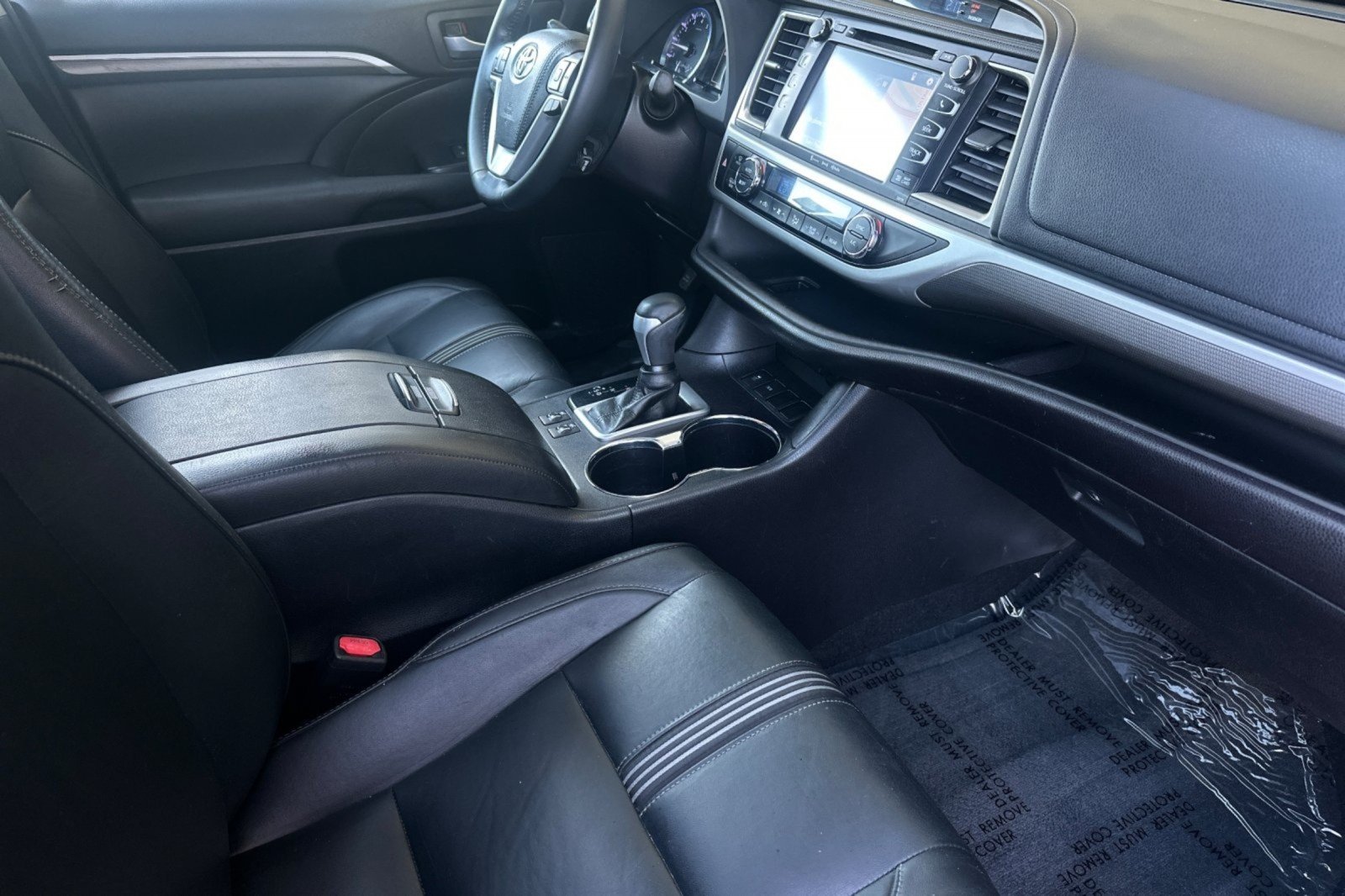 Used 2018 CELESTIAL SILVER MET Toyota SE image 16
