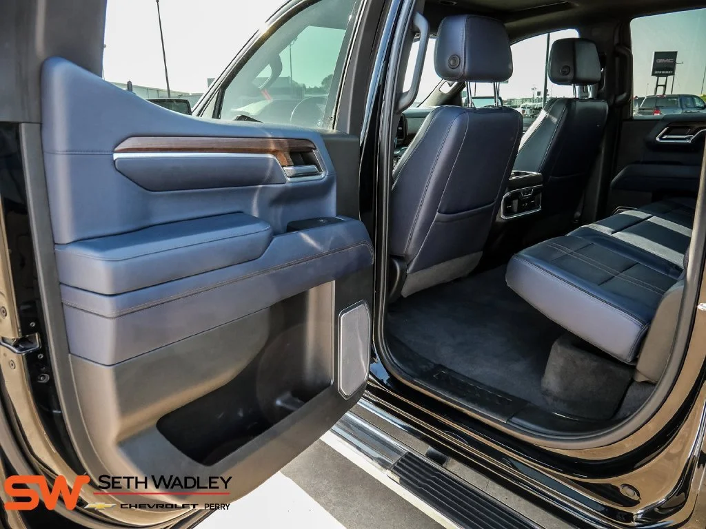 Used 2022 Black Chevrolet High Country image 29