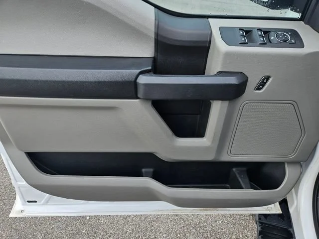 Used 2018 White Ford XL image 10
