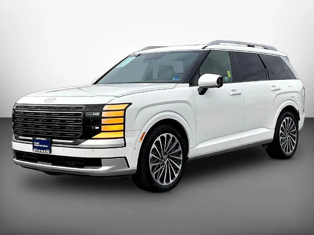 Used 2026 White Hyundai Calligraphy image 3