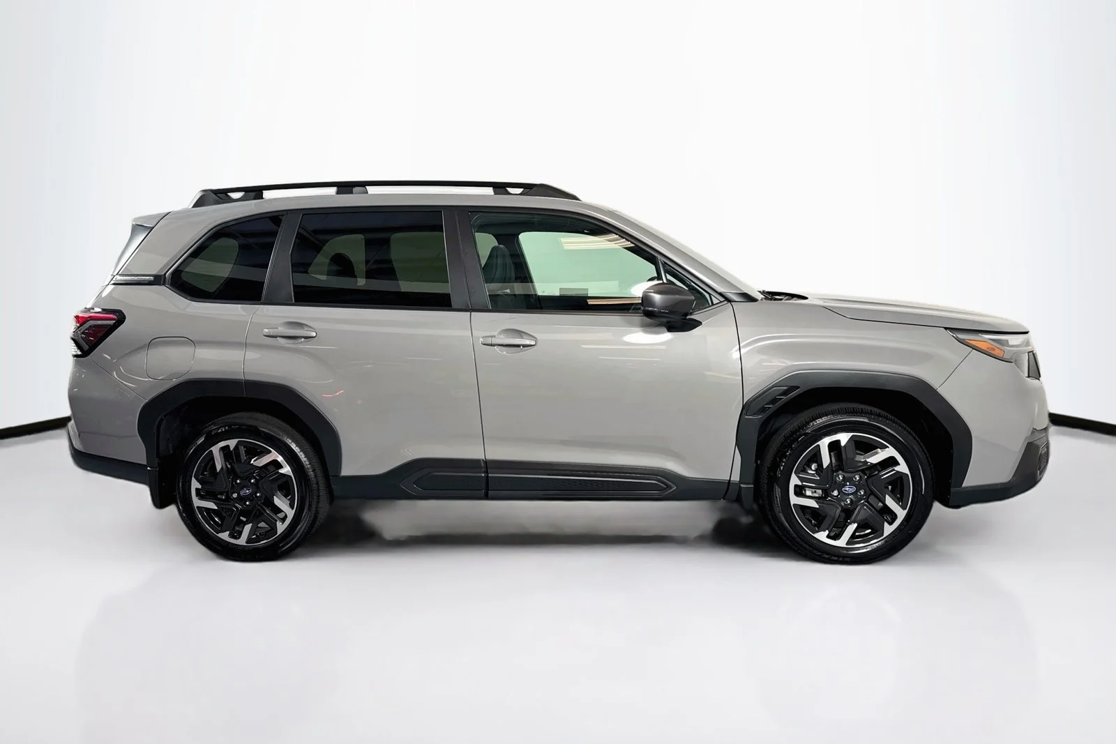 Used 2026 River Rock Pearl Subaru Limited image 4