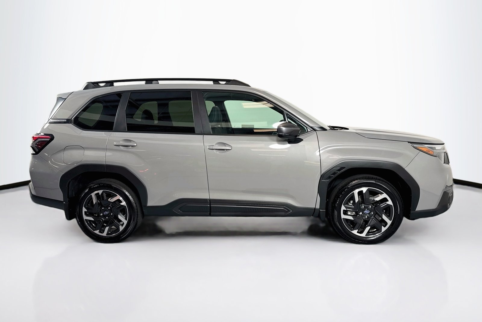 Used 2026 River Rock Pearl Subaru Limited image 4