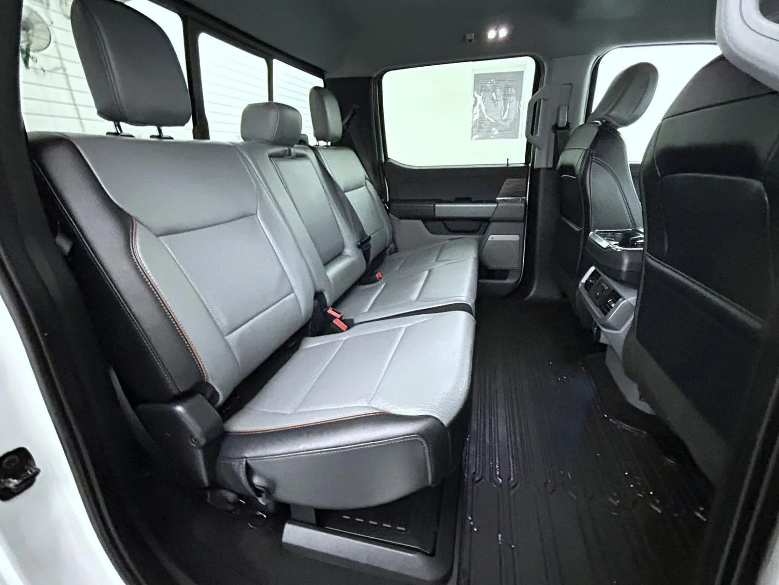 Used 2025 White Ford Lariat image 18