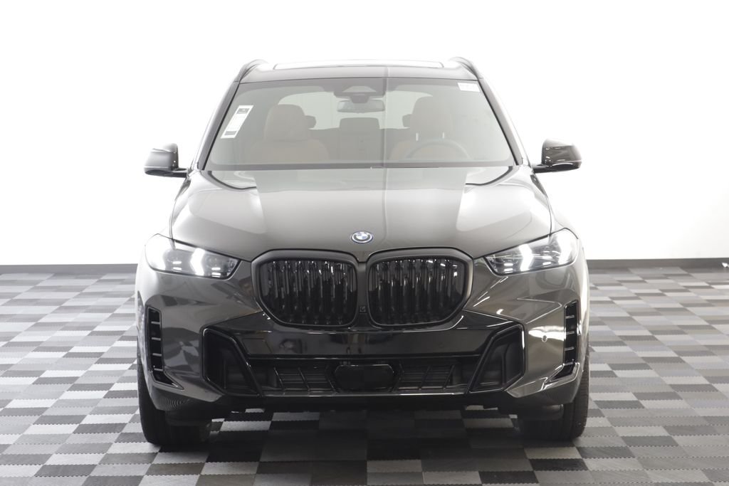 New 2026 Dravit Grey Metallic BMW xDrive50e image 25