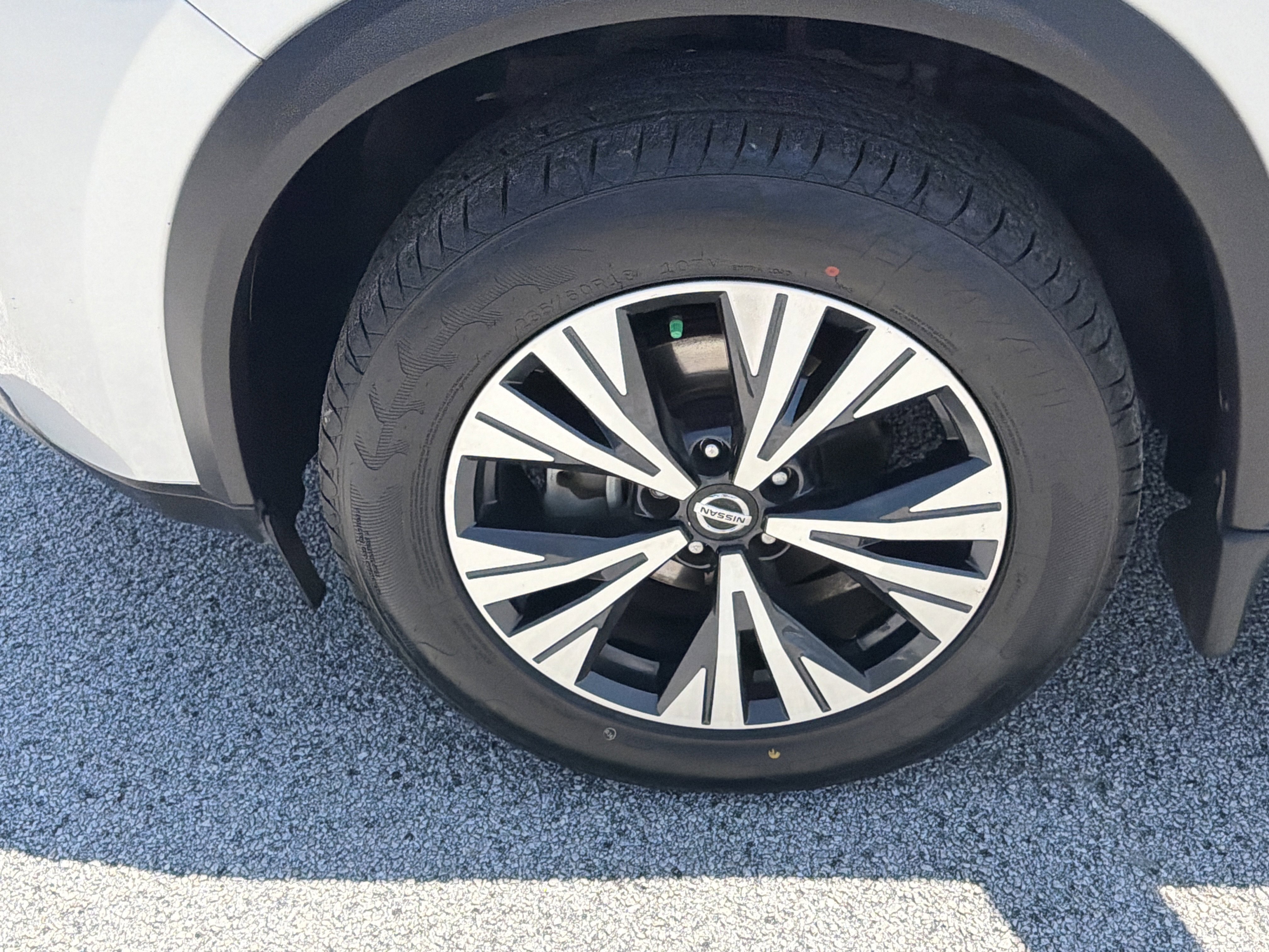 Used 2021 Brilliant Silver Metallic Nissan SV image 15