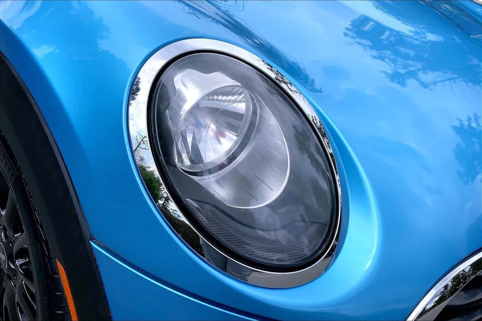 Used 2016 Electric Blue Metallic MINI  image 26