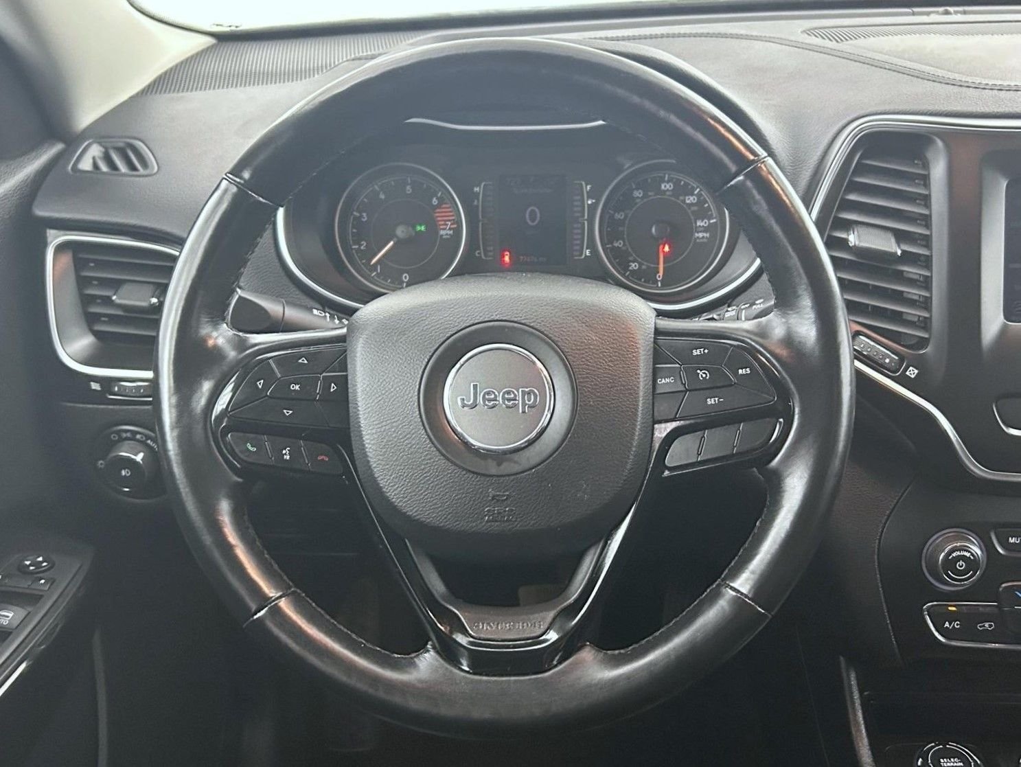 Used 2021 White Jeep Altitude image 11