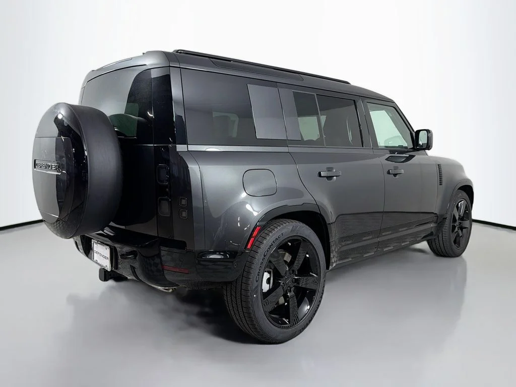 New 2026 Carpathian Grey Land Rover X-Dynamic SE image 5