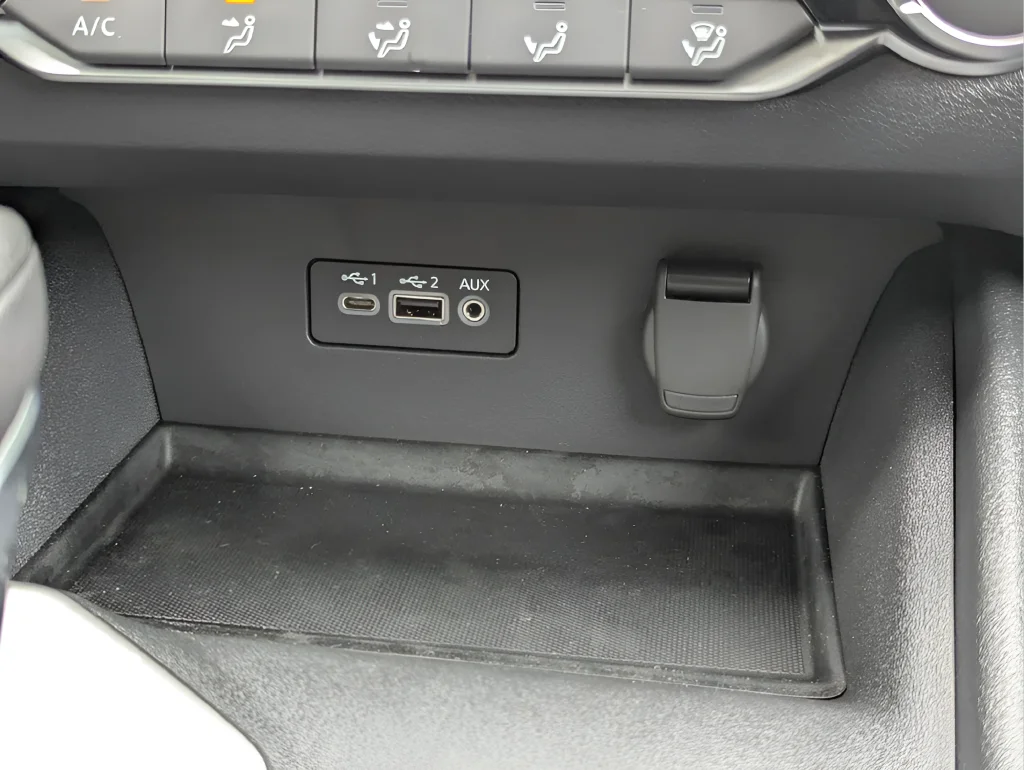 New 2026 White Nissan 2.5 SV image 27
