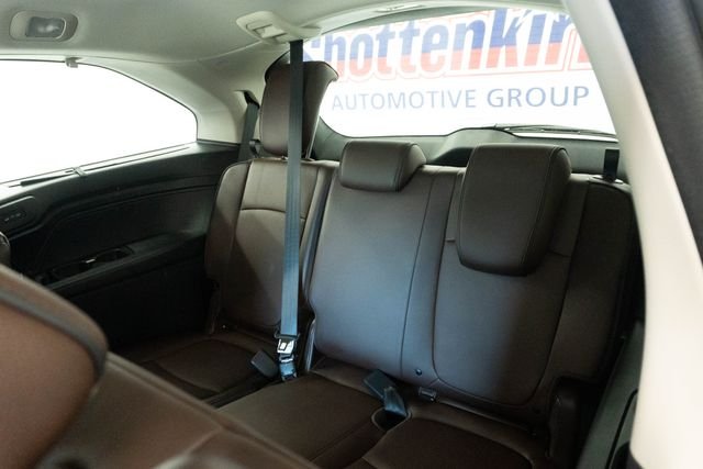Used 2025 White Honda Touring image 18