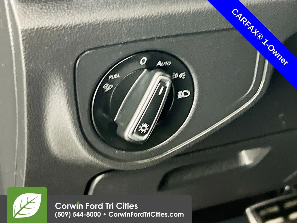 Used 2021 Deep Black Pearl Effect Volkswagen 3.6L V6 SEL Premium R-Line image 20