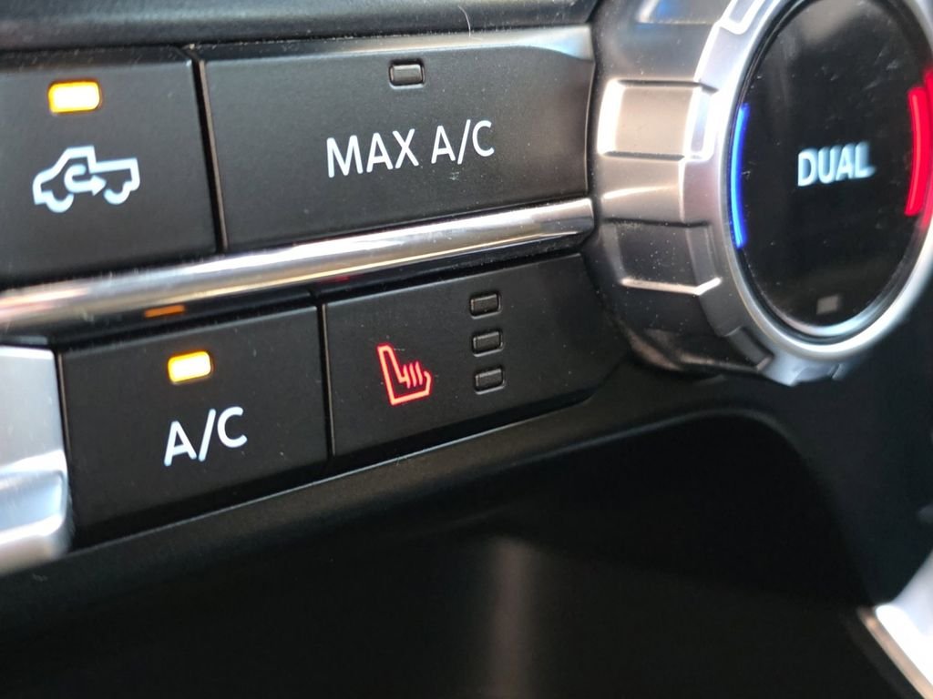 Used 2023 Black Ford XLT image 25