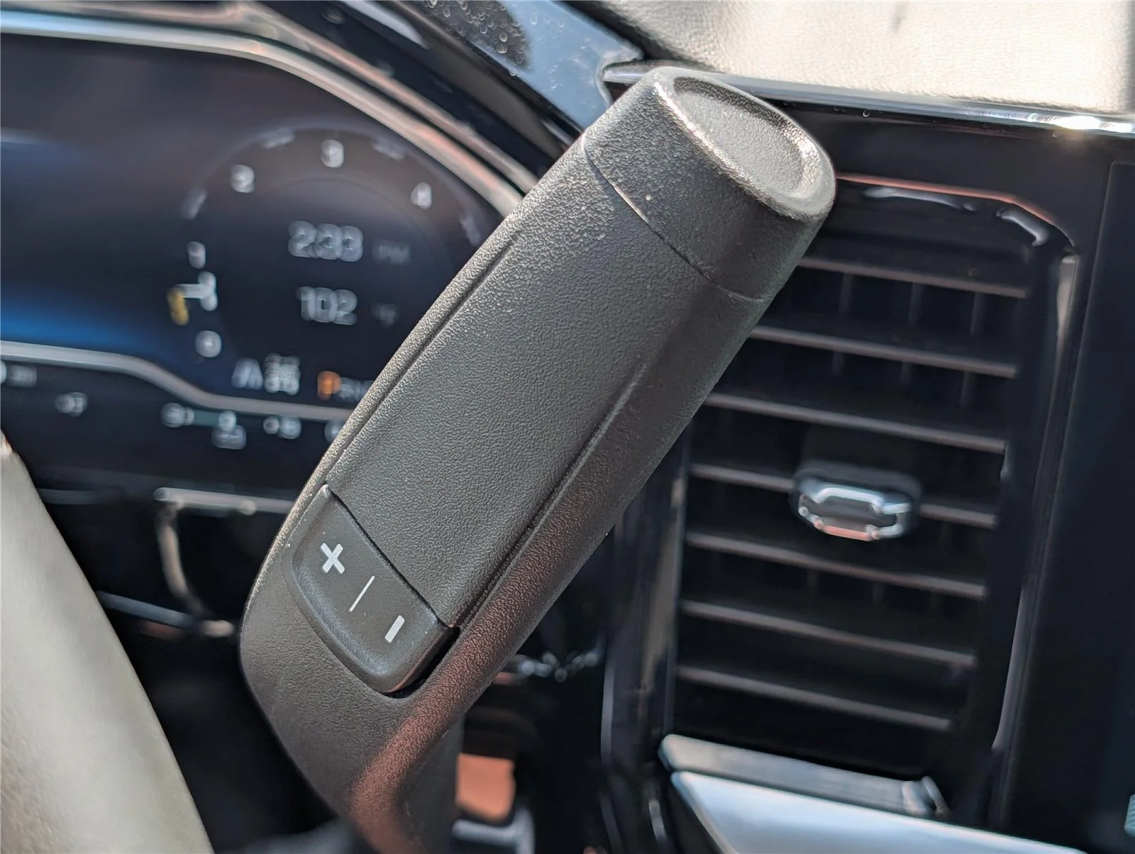 Used 2025 Cypress Gray Chevrolet LT image 25