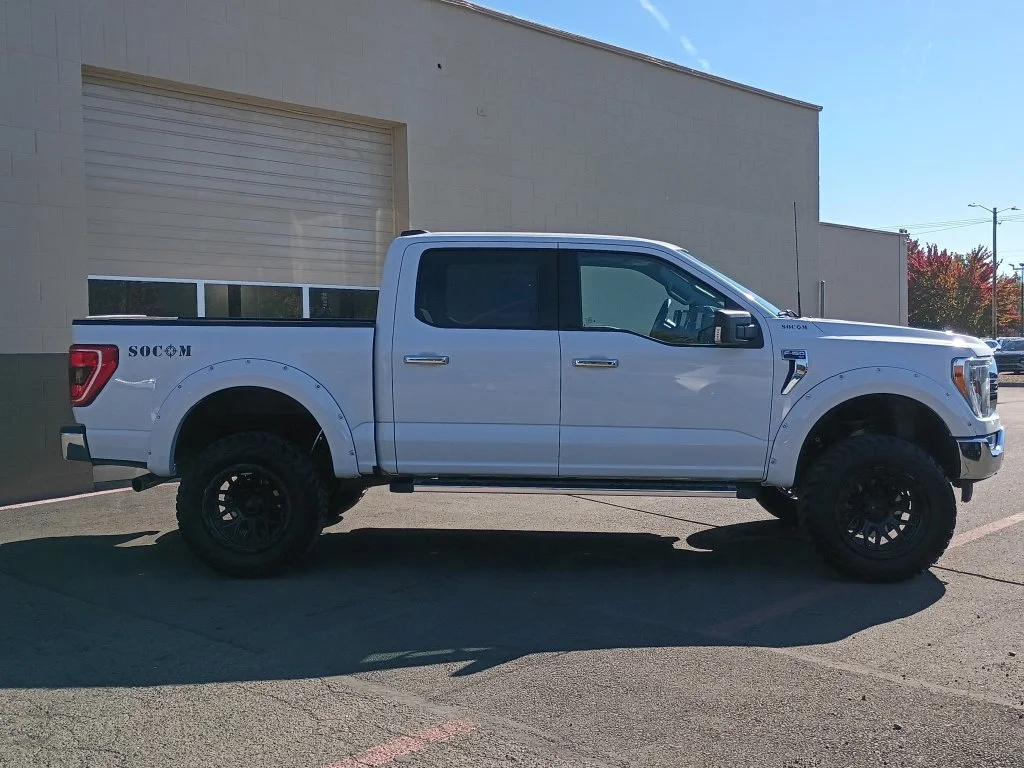 Used 2023 White Ford XL image 3