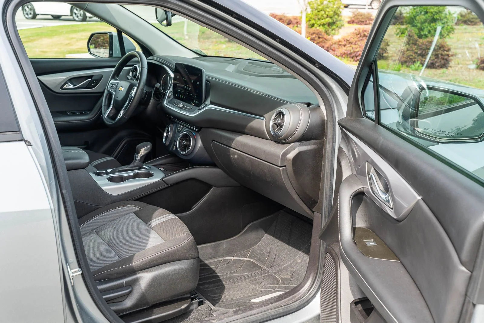 Used 2024 Gray Chevrolet LT image 9